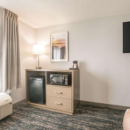 Quality Inn Marquette Exterior photo