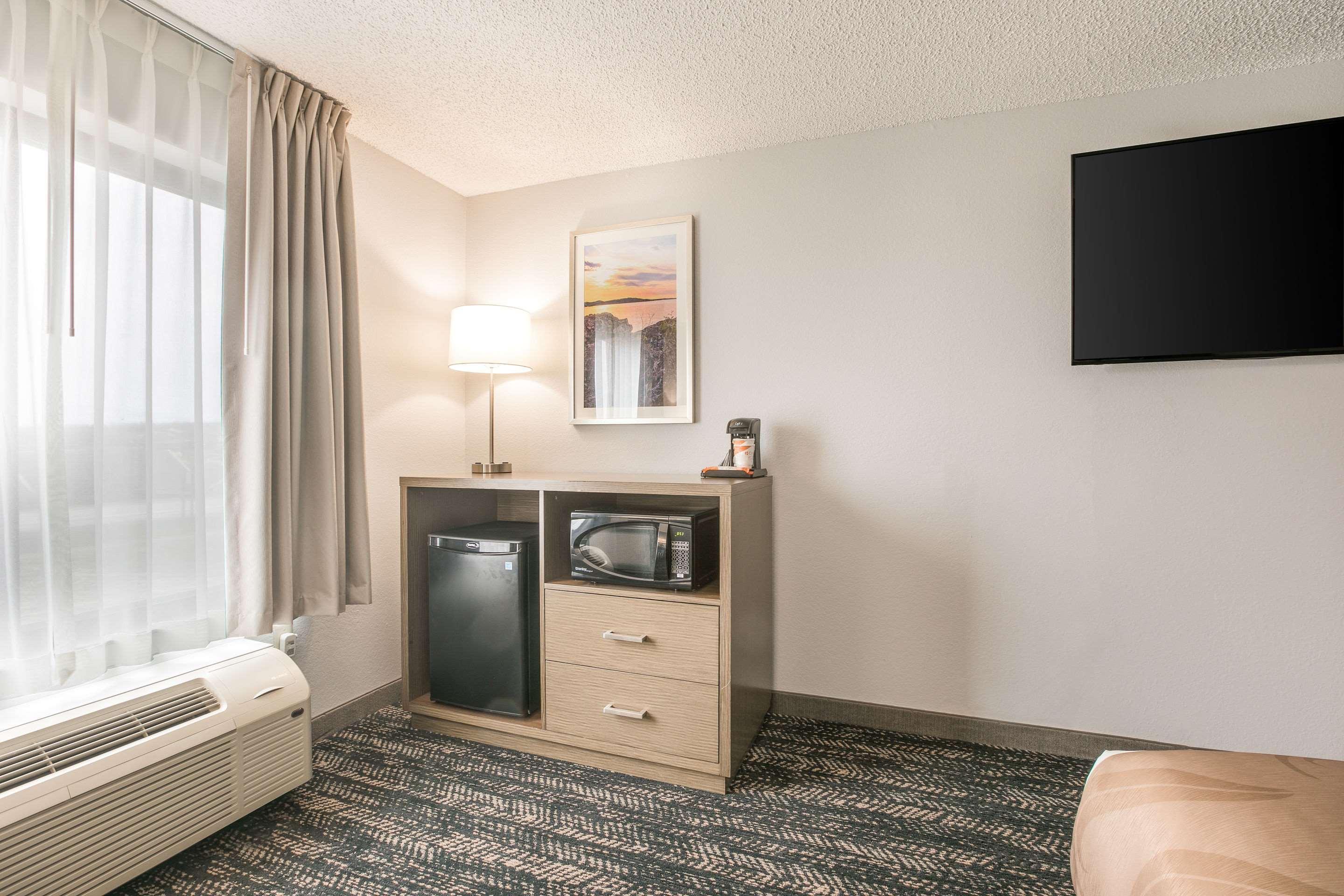 Quality Inn Marquette Exterior photo