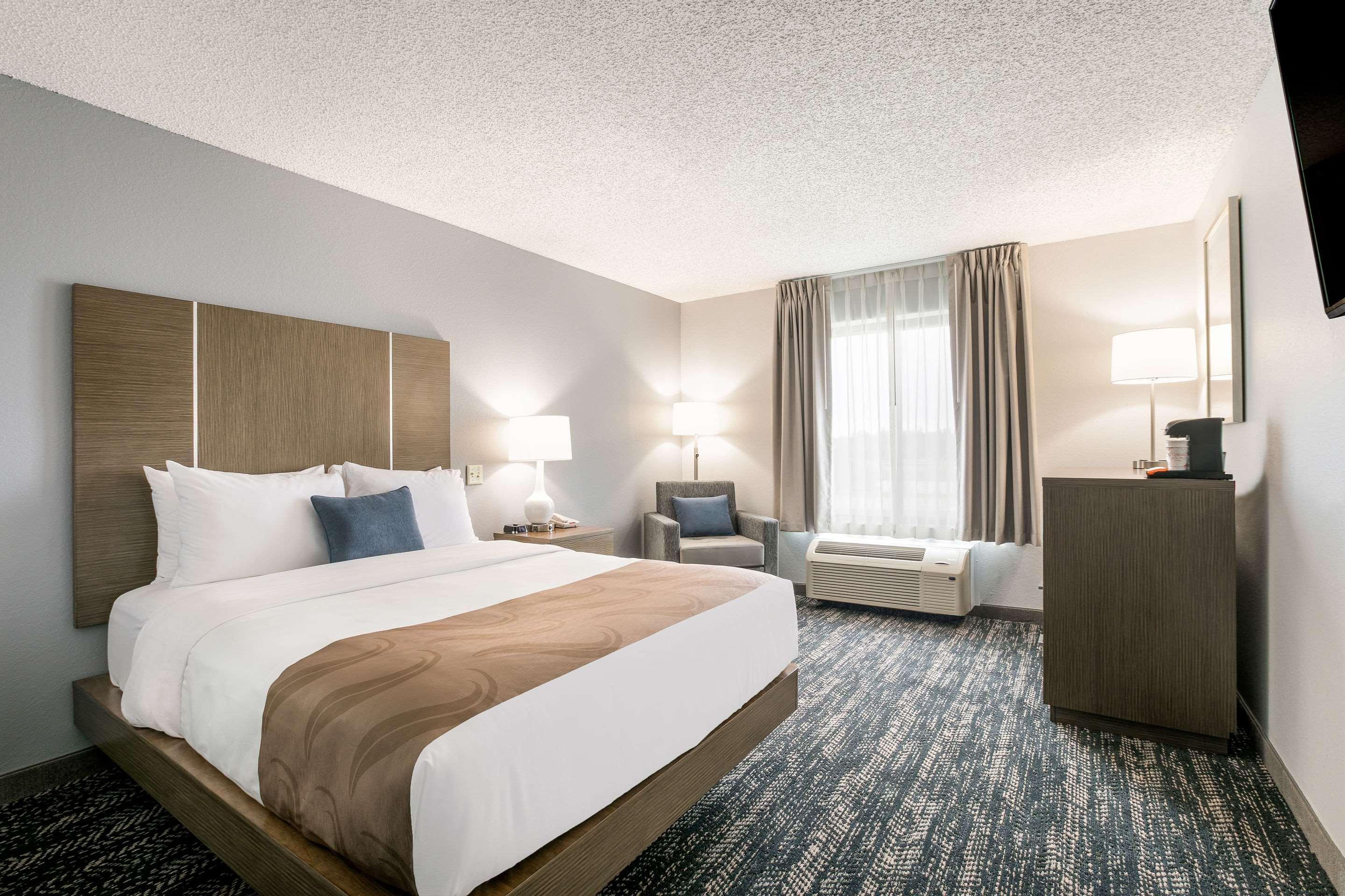 Quality Inn Marquette Exterior photo