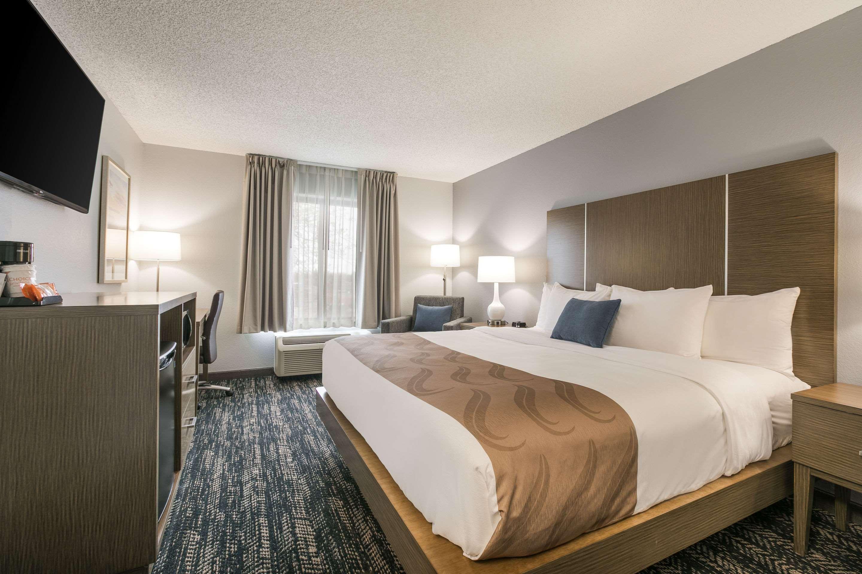 Quality Inn Marquette Exterior photo