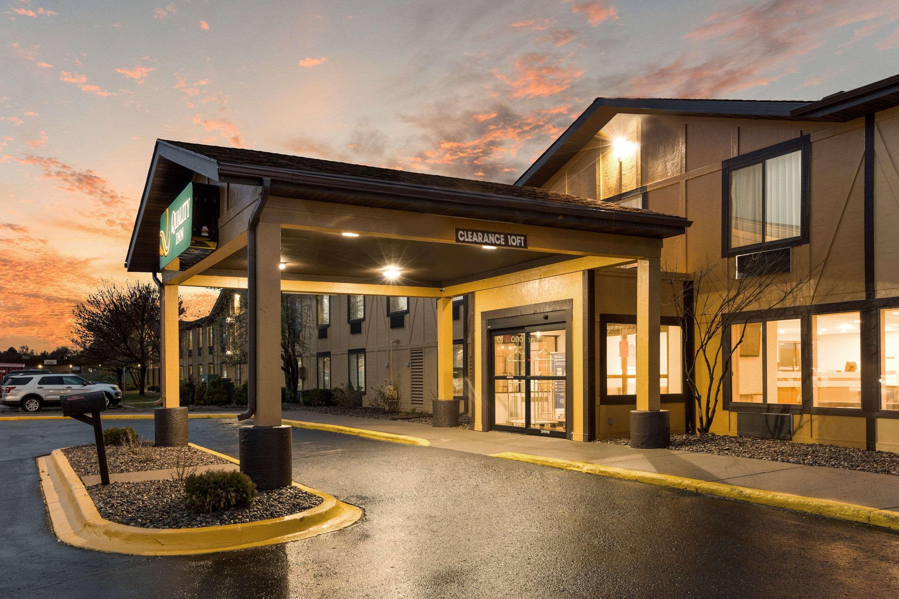 Quality Inn Marquette Exterior photo