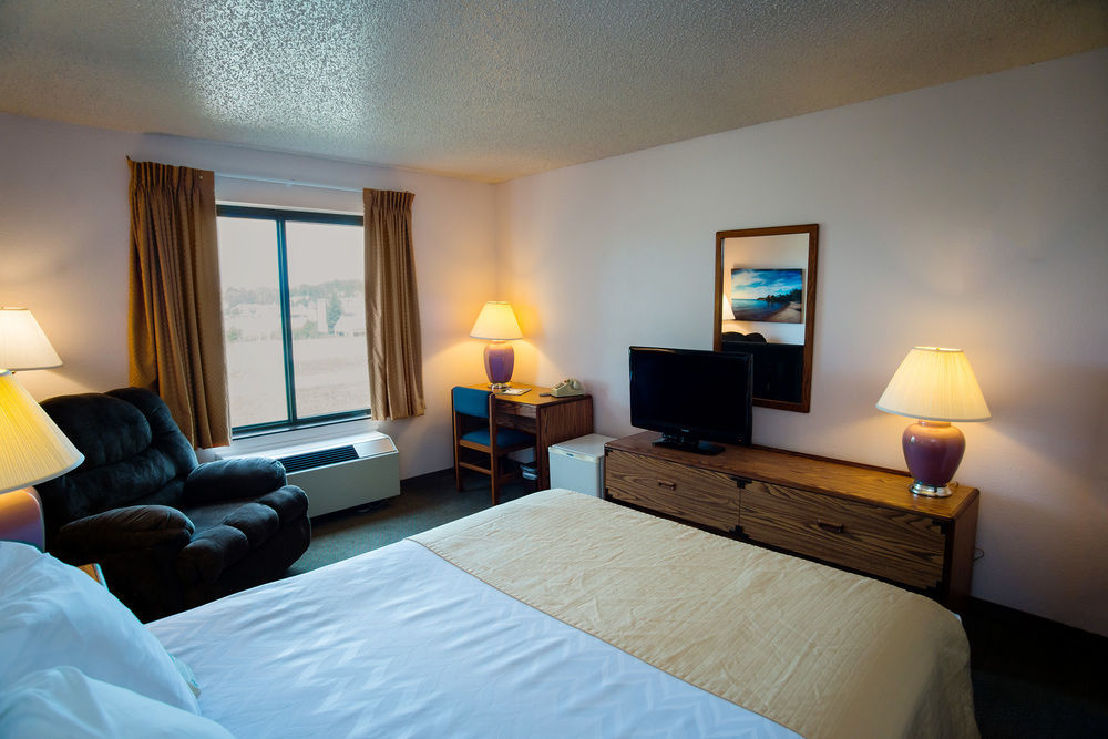 Quality Inn Marquette Exterior photo