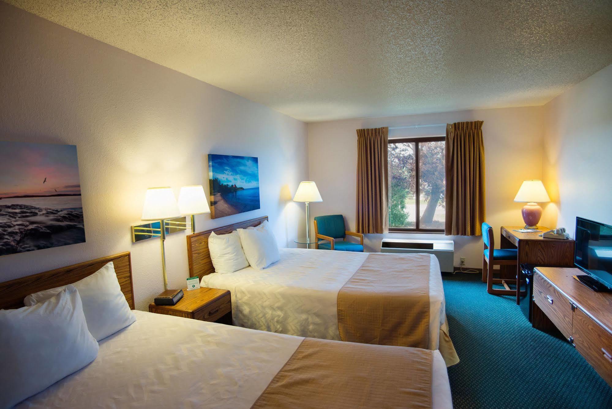 Quality Inn Marquette Exterior photo
