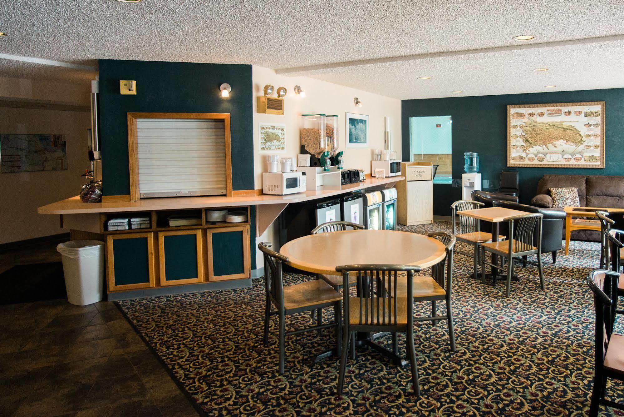 Quality Inn Marquette Exterior photo