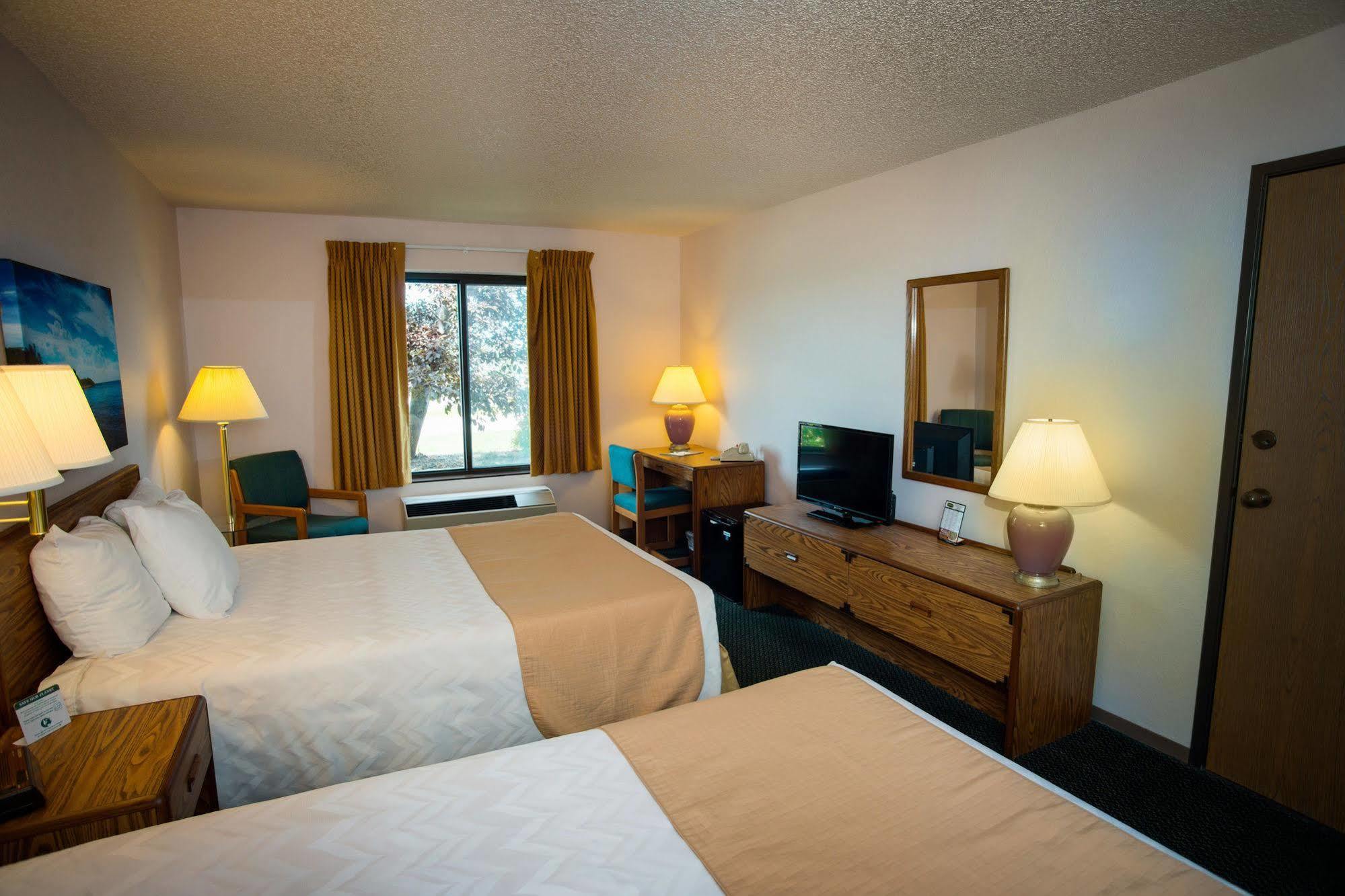 Quality Inn Marquette Exterior photo